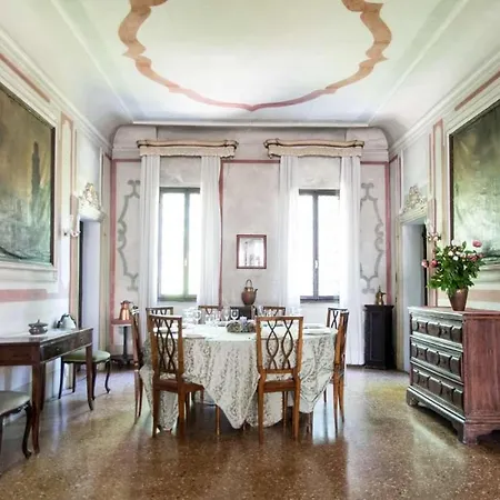 Storica Con Giardino